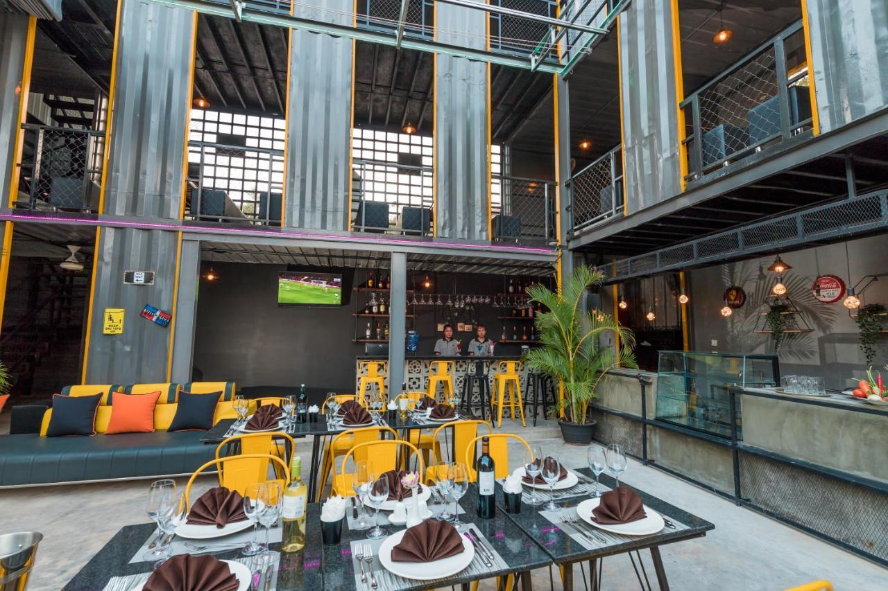 White Rabbit Hostel Siem Reap Exterior foto